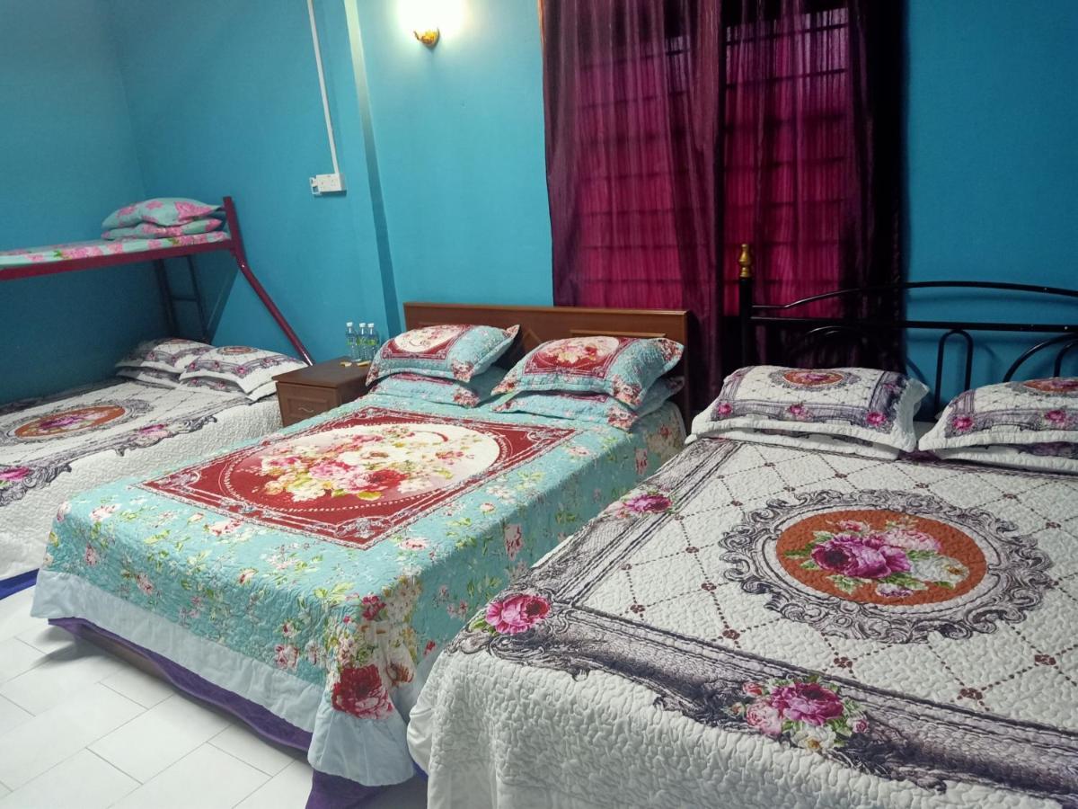 Homestay Roomstay Muar Srizahrani Exterior photo