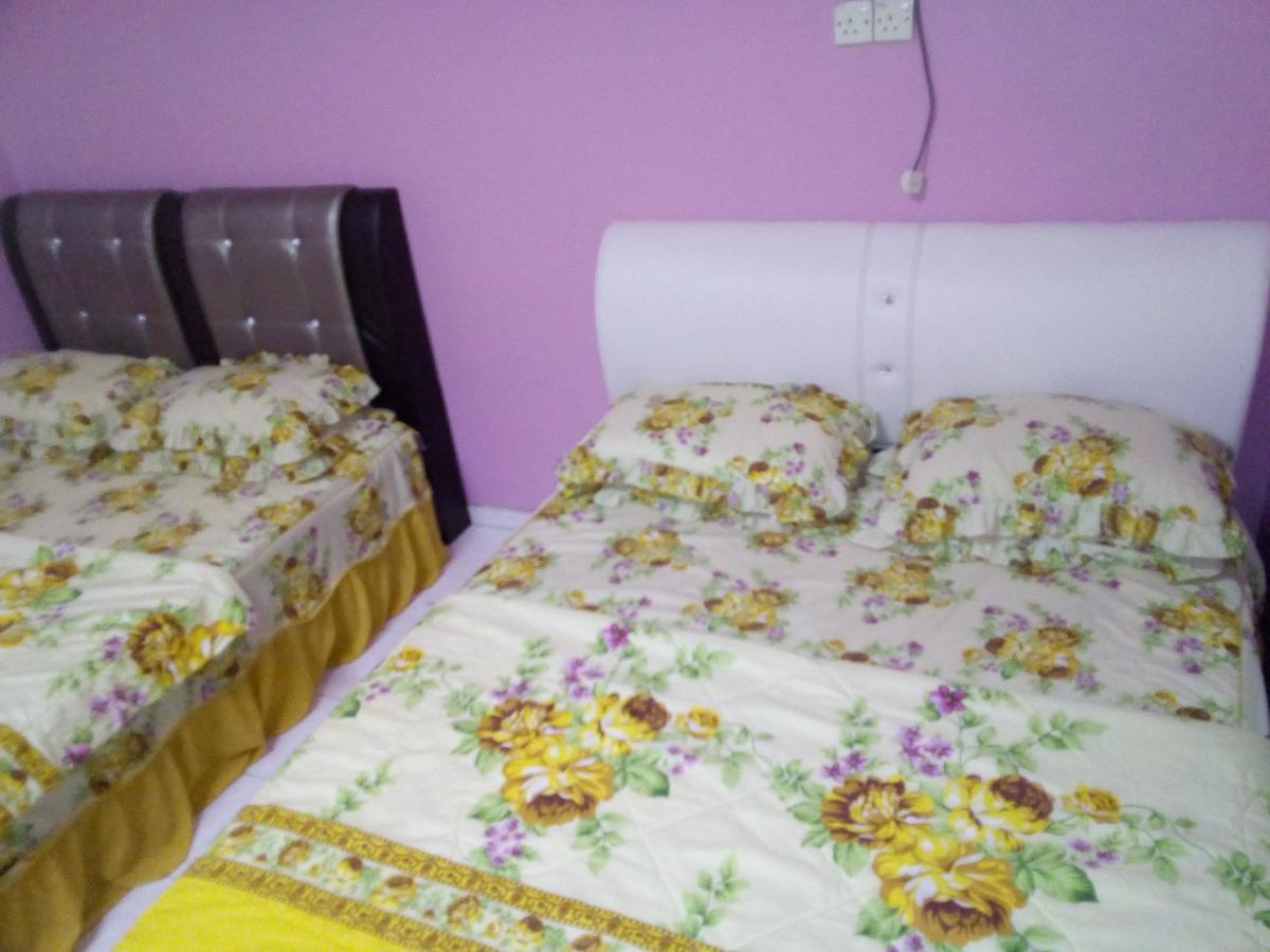 Homestay Roomstay Muar Srizahrani Exterior photo