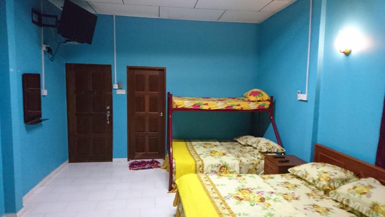 Homestay Roomstay Muar Srizahrani Exterior photo