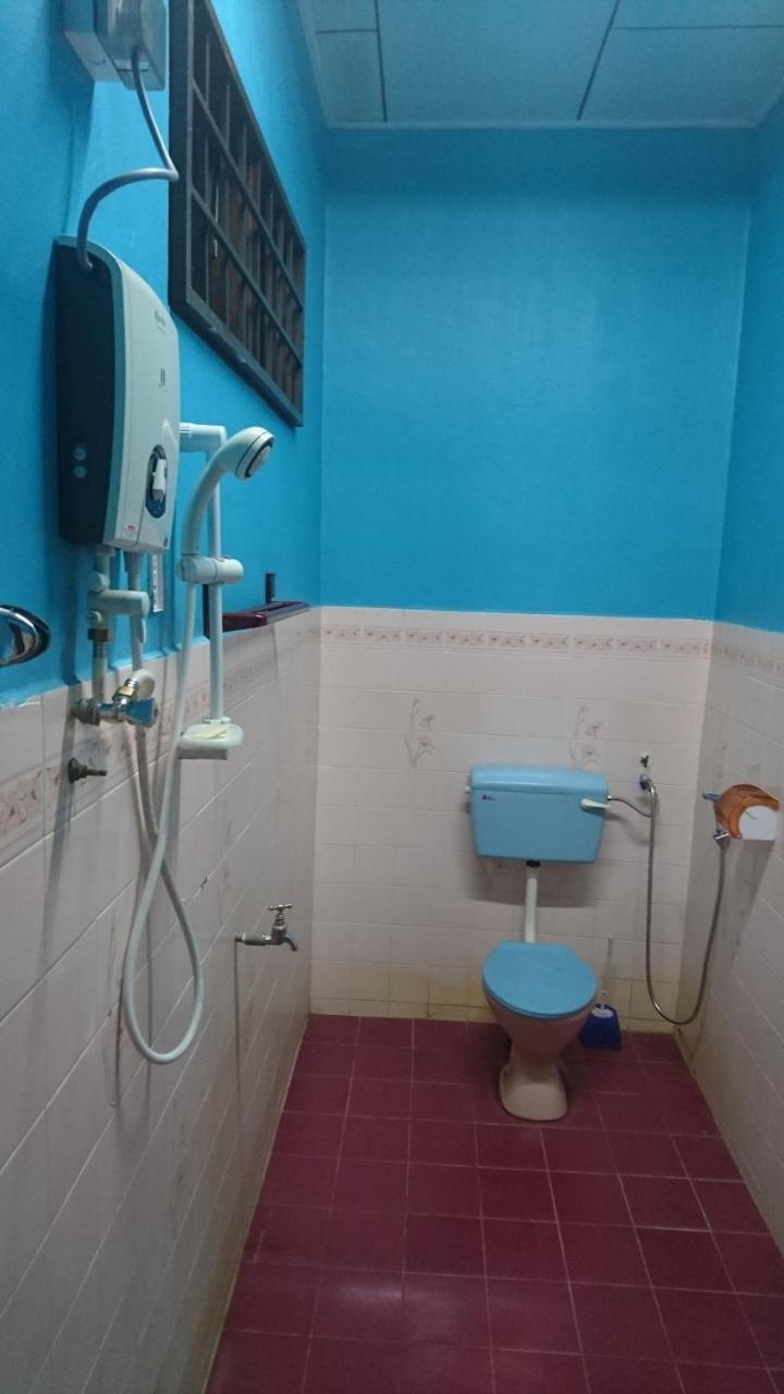Homestay Roomstay Muar Srizahrani Exterior photo