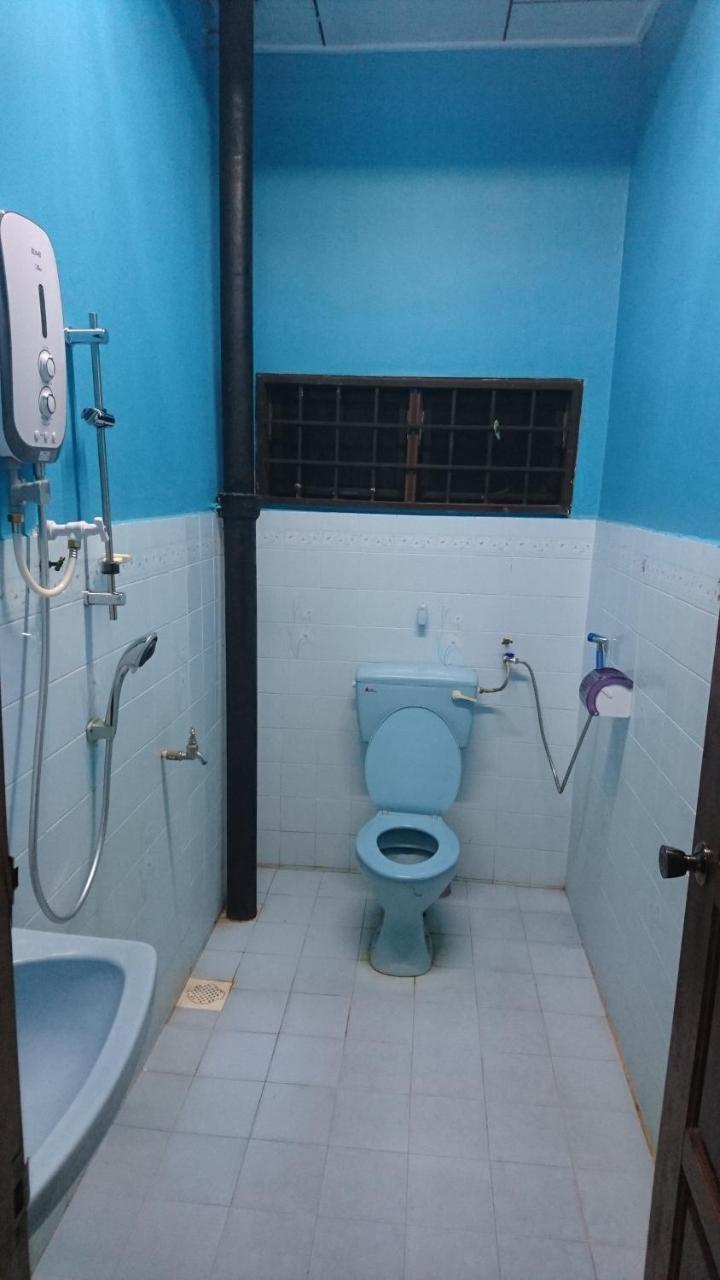 Homestay Roomstay Muar Srizahrani Exterior photo