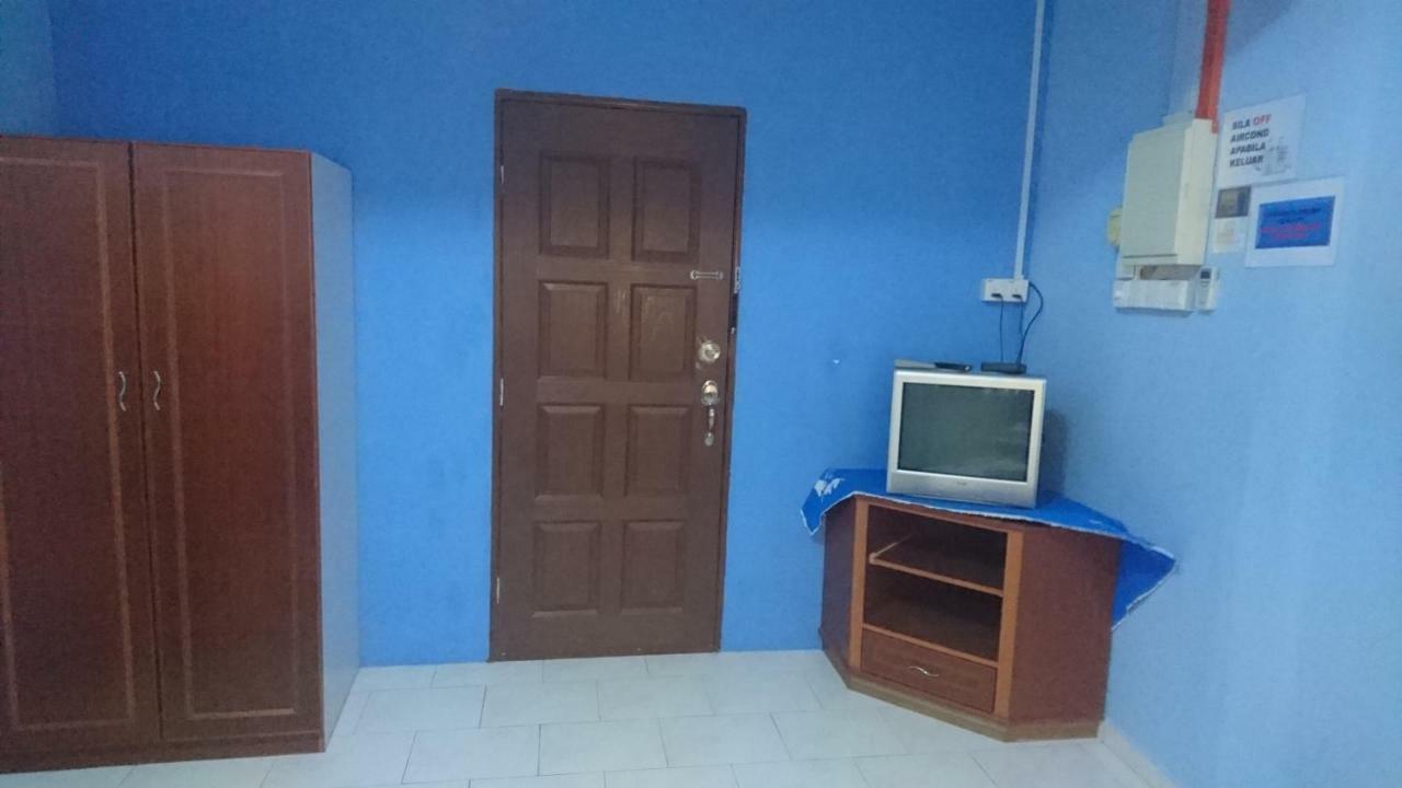 Homestay Roomstay Muar Srizahrani Exterior photo